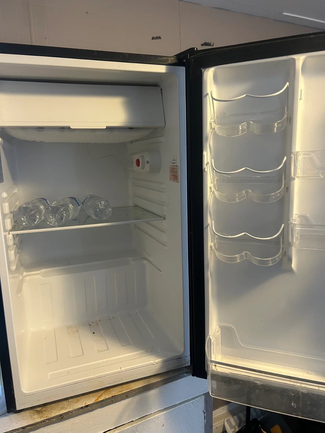 Magic Chef Mini Refrigerator - photo 2