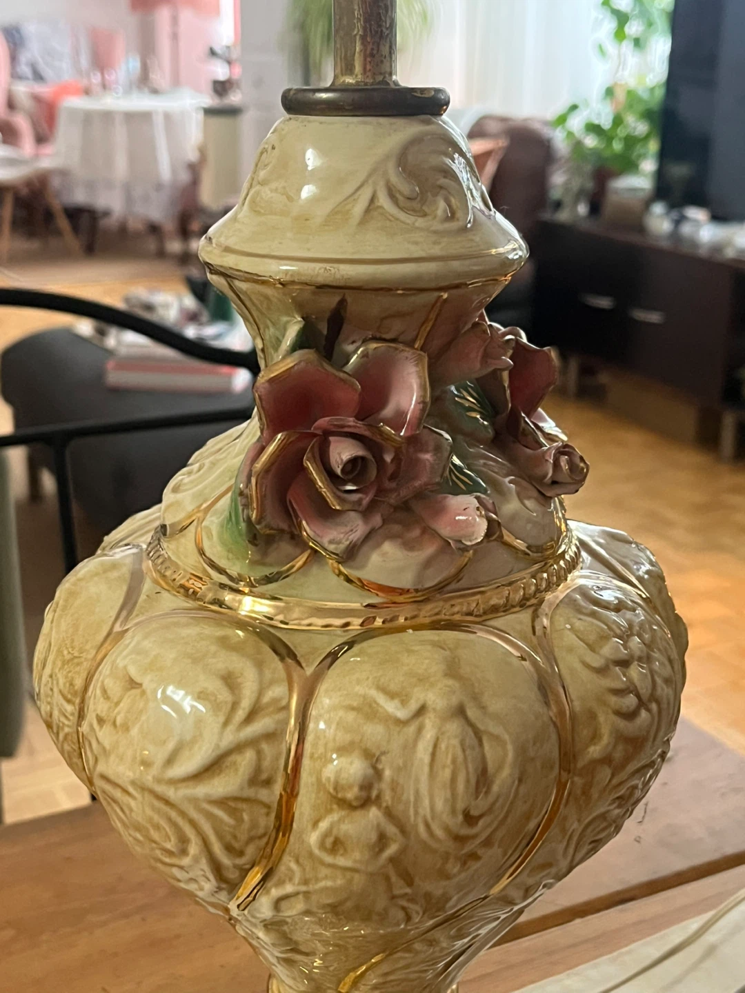 Antique Capodimonte Table Lamps With Porcelain Roses, Set of Two - photo 3