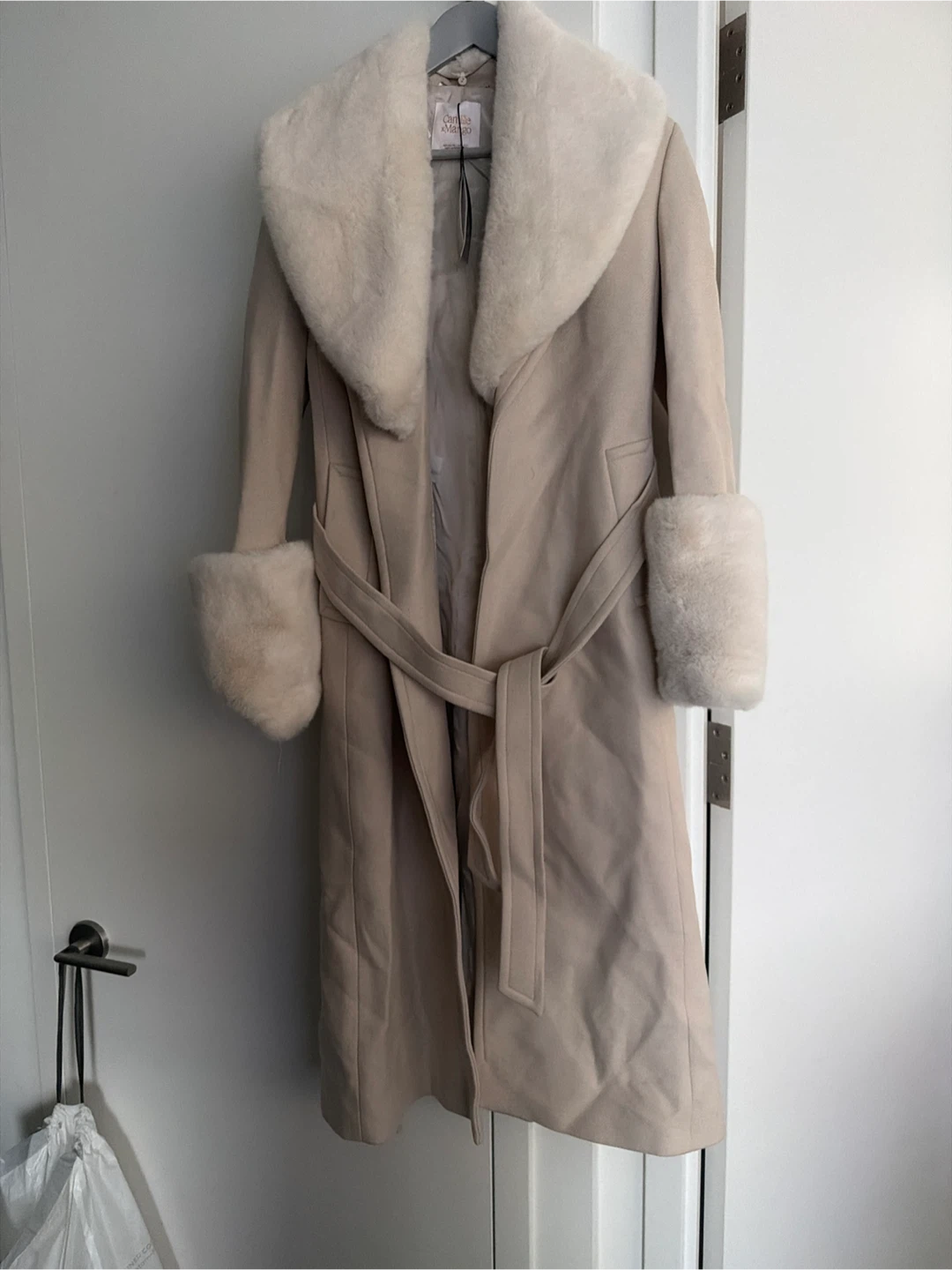 Camille x Mango Beige Trench Coat with Detachable Fur Trim - photo 3