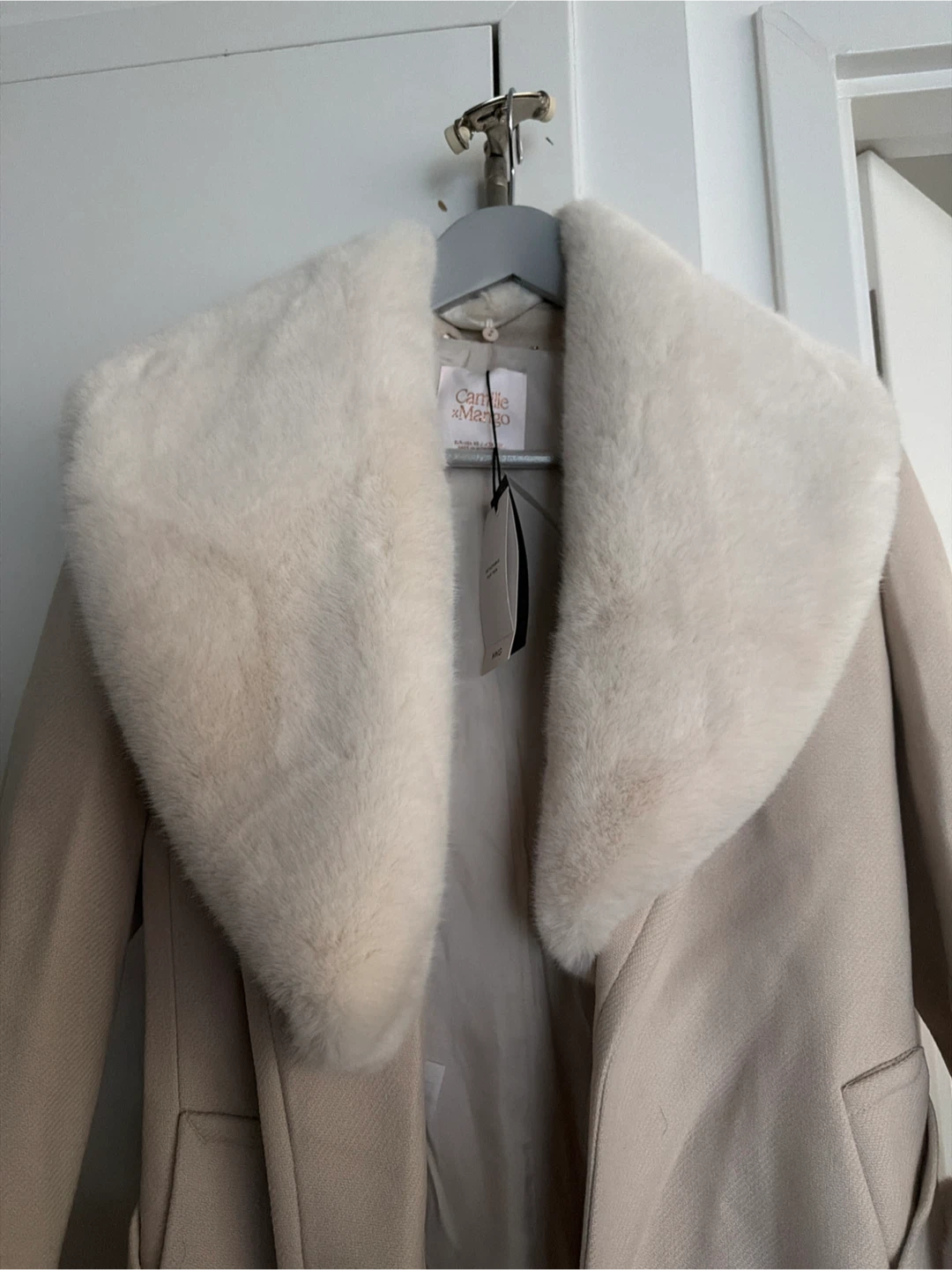 Camille x Mango Beige Trench Coat with Detachable Fur Trim - photo 4