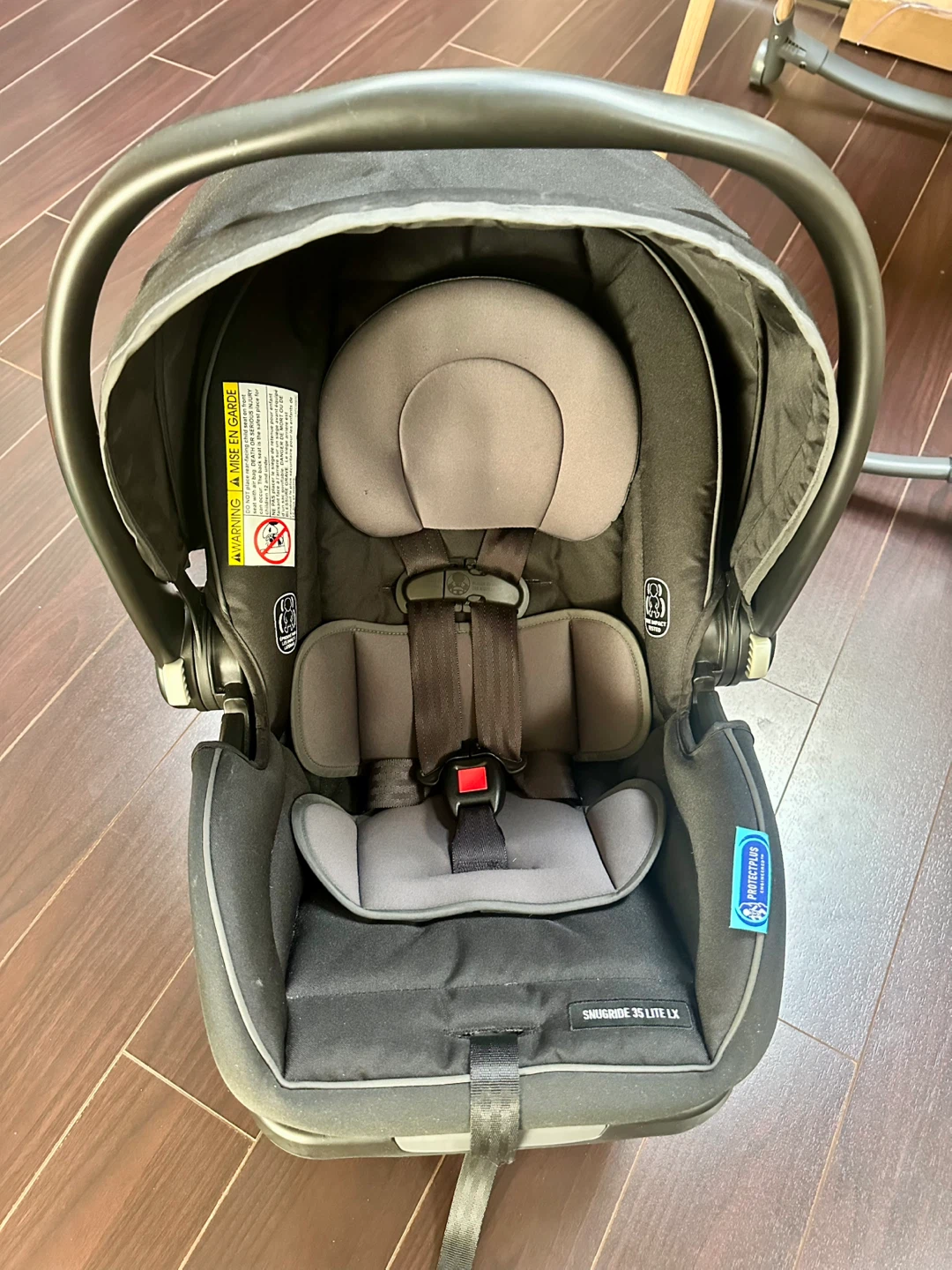 Graco SnugRide 35 Lite LX with 2 SNUGLOCK base mfr2024