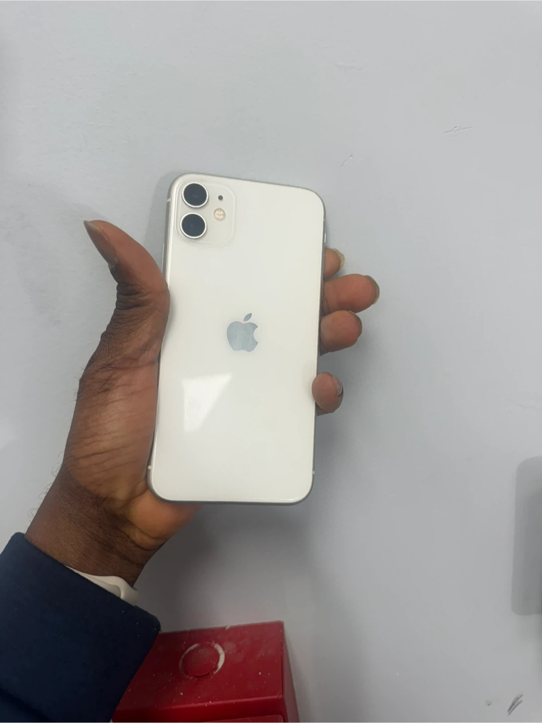 Apple iPhone 11 - White