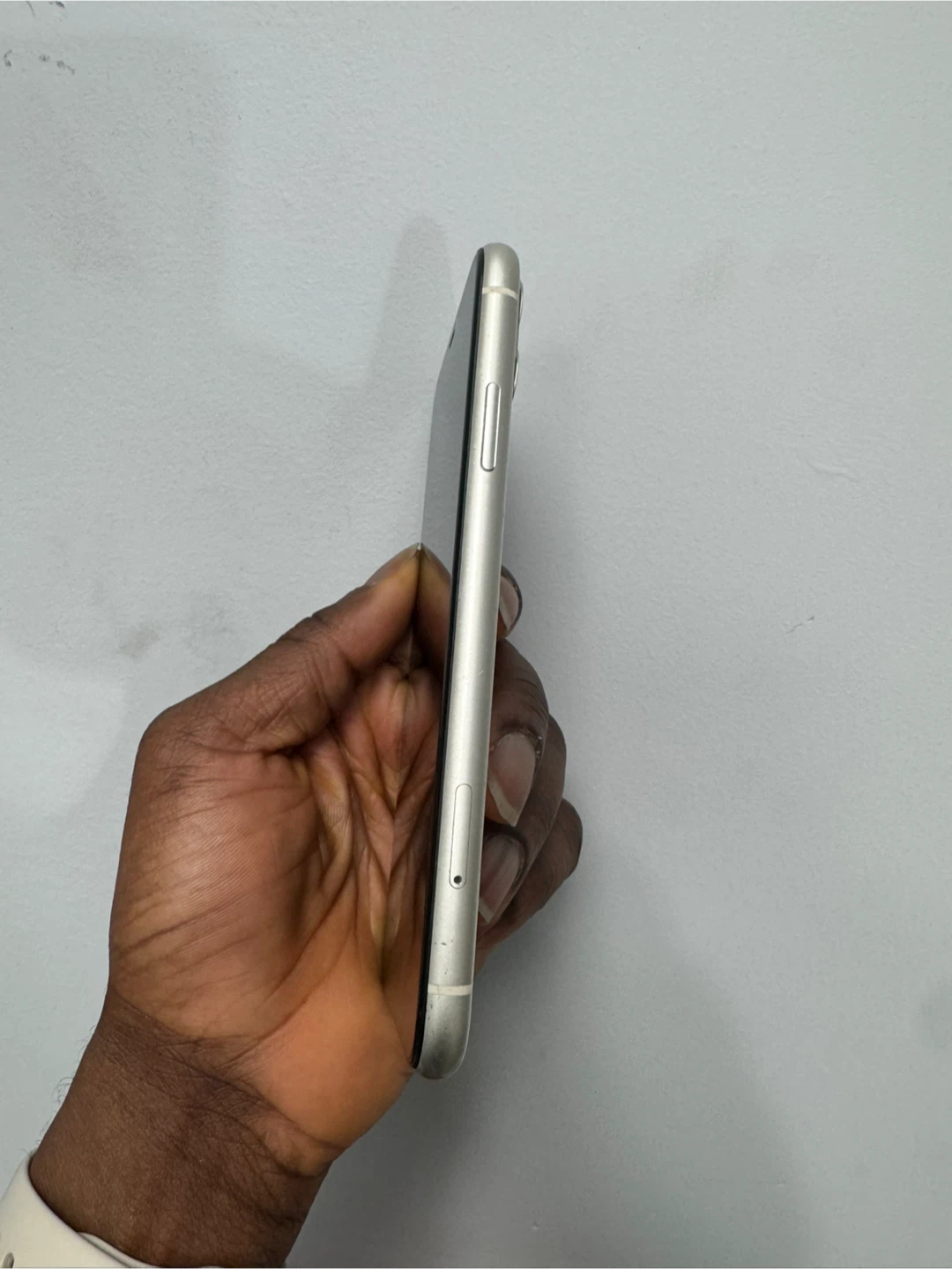 Apple iPhone 11 - White - photo 3