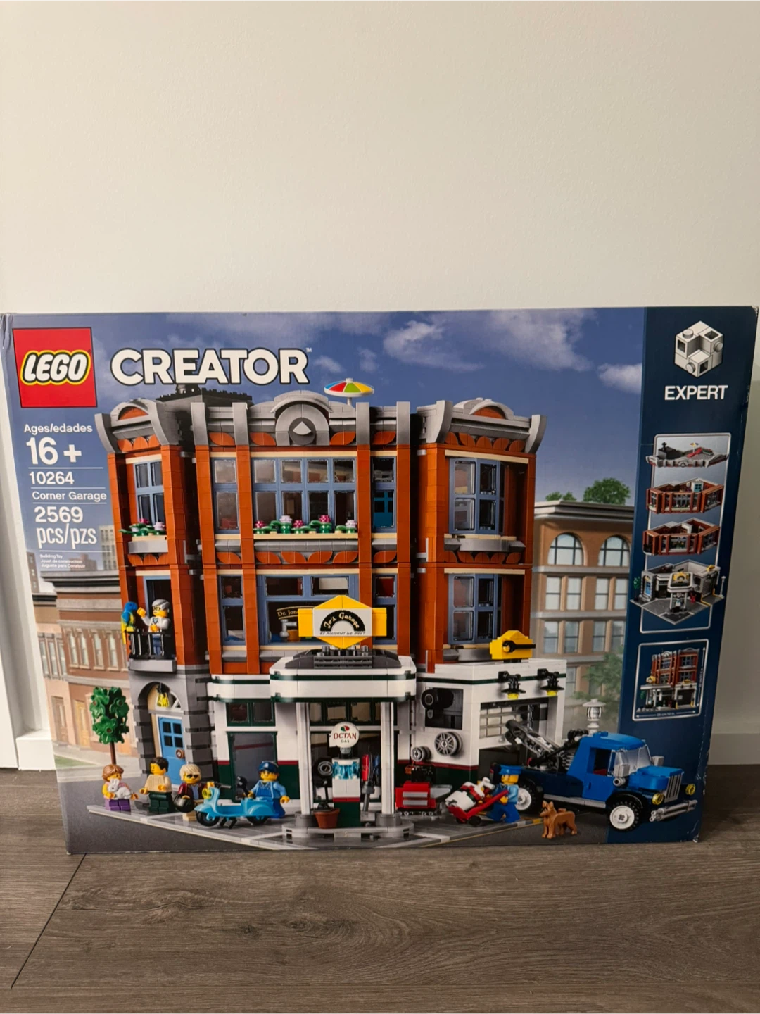 LEGO Creator Expert Corner Garage 10264 Building Set