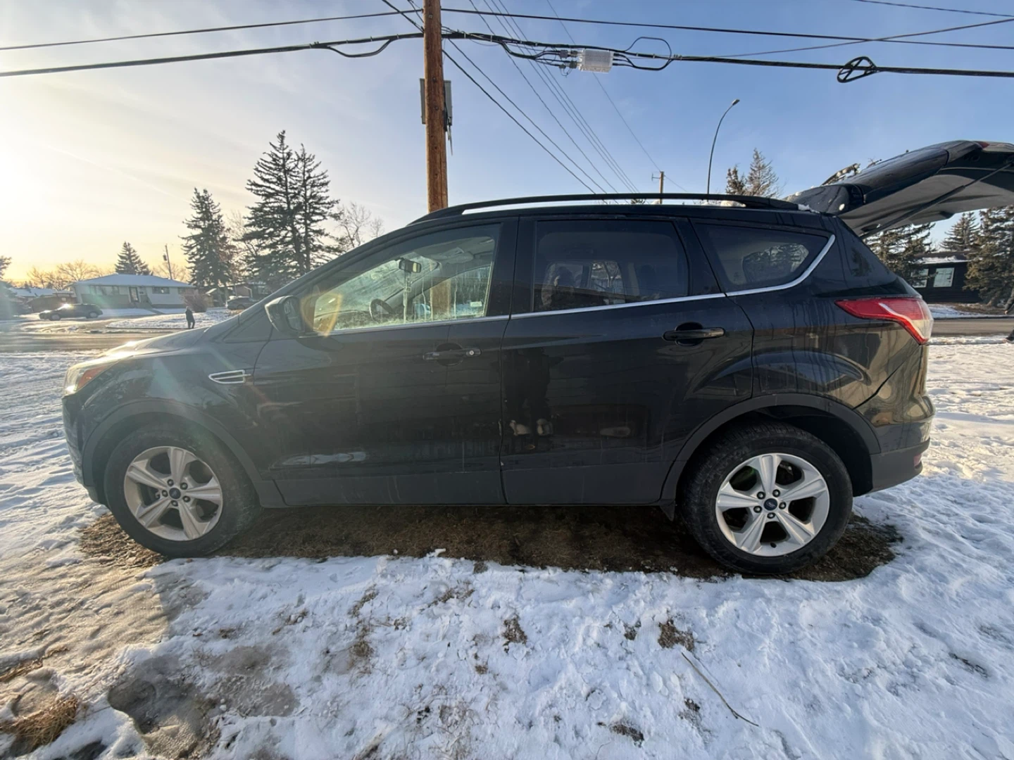 2014 Ford Escape – Low KM - reliable SUV - photo 2