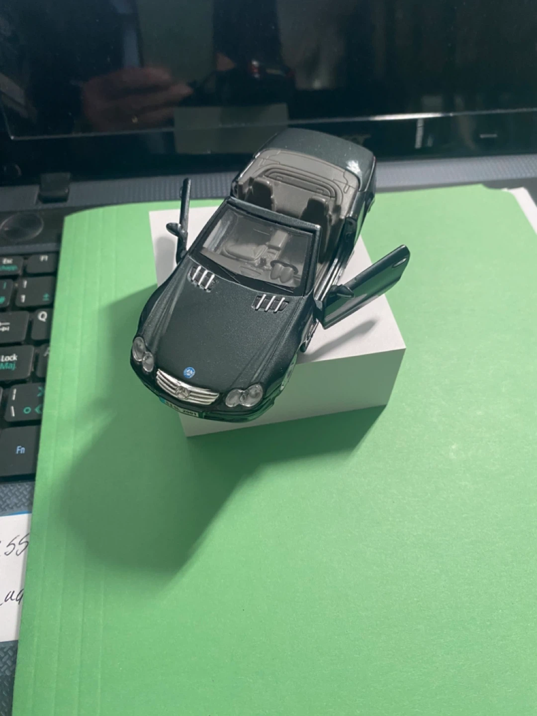 Maisto Mercedes-Benz SL-Class Diecast Toy Car