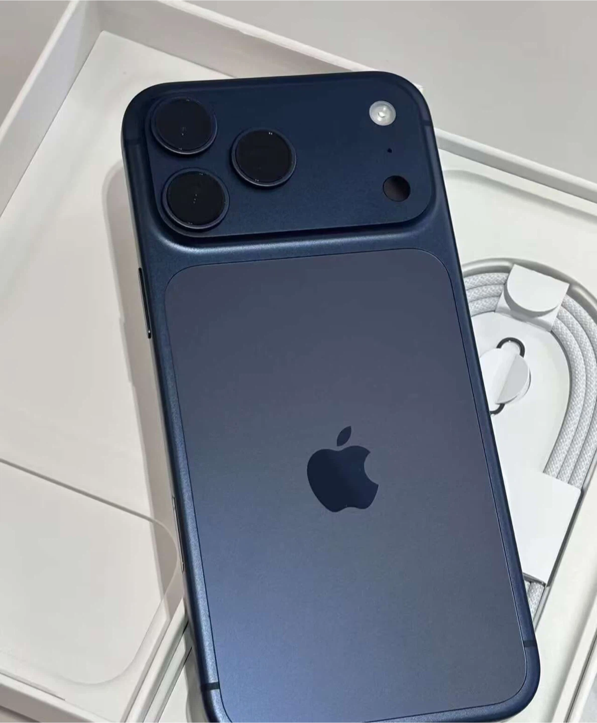 iPhone17Pro - photo 4