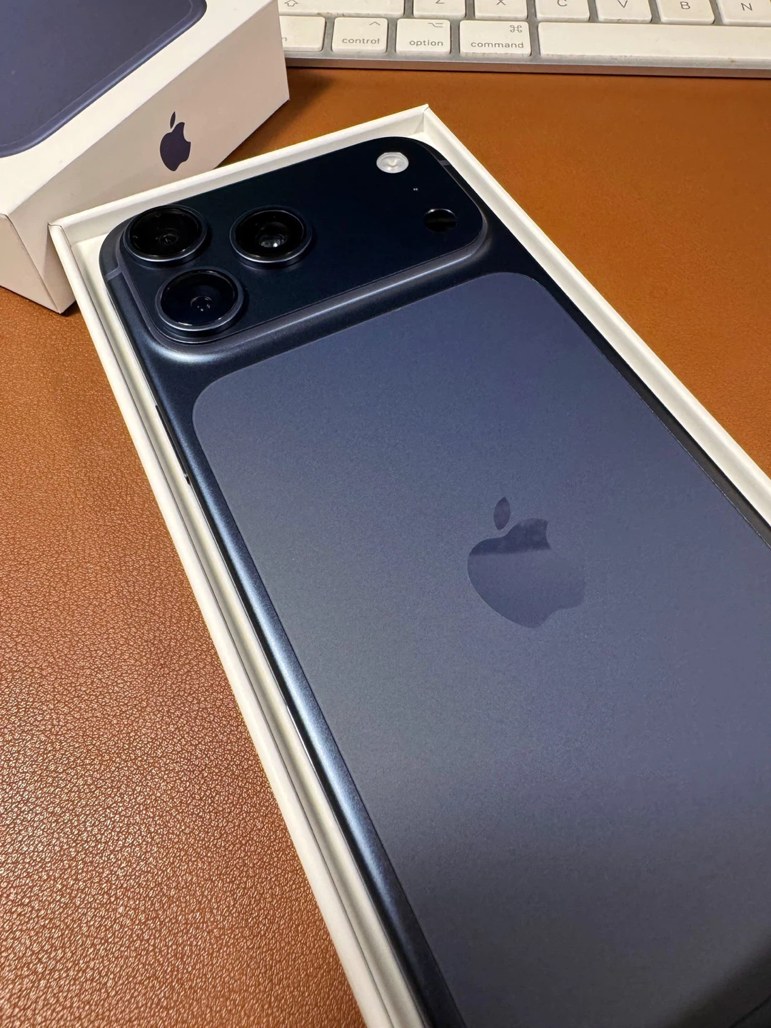 iPhone17Pro - photo 3
