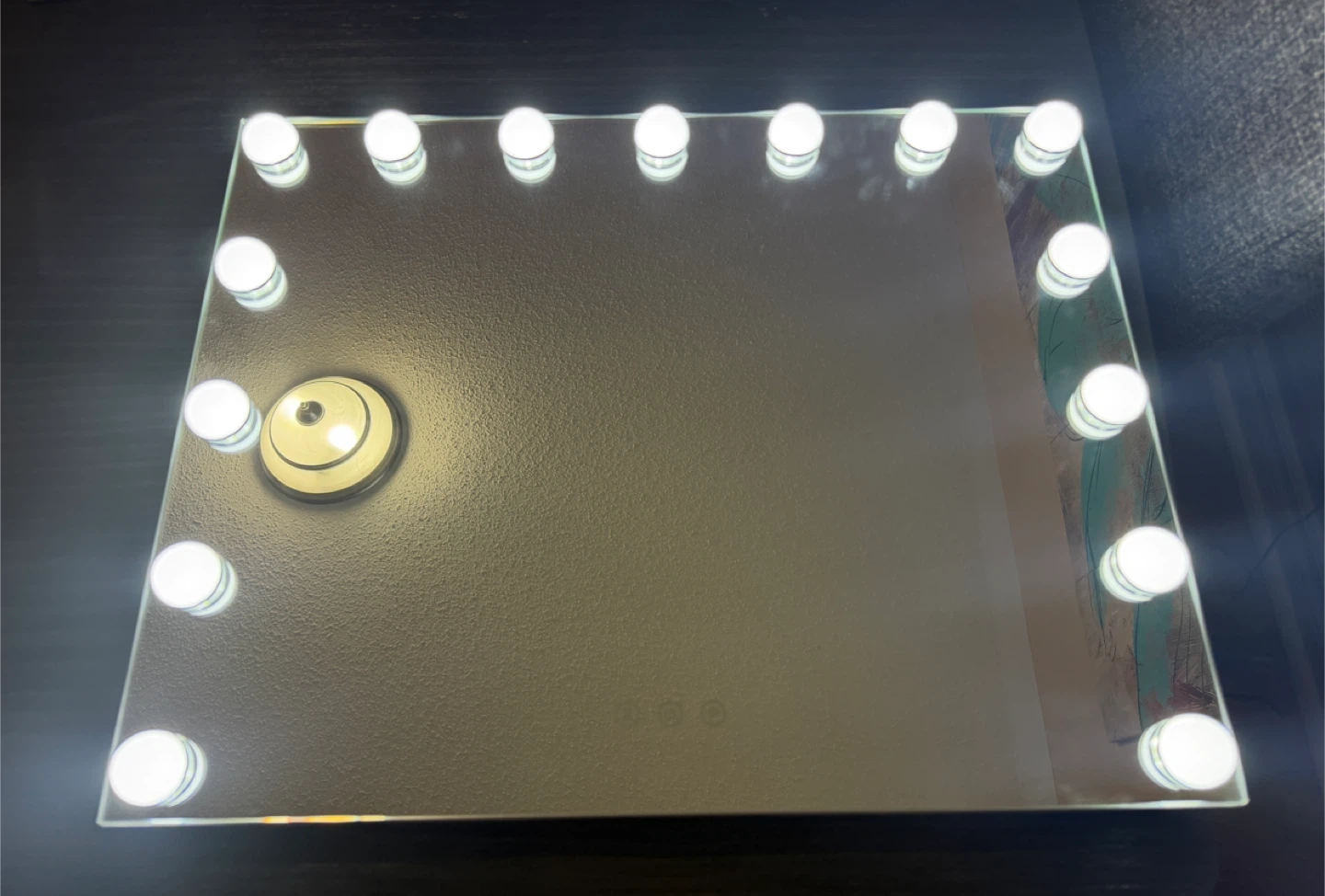Hollywood Vanity Mirror with  and USB Charging - photo 3