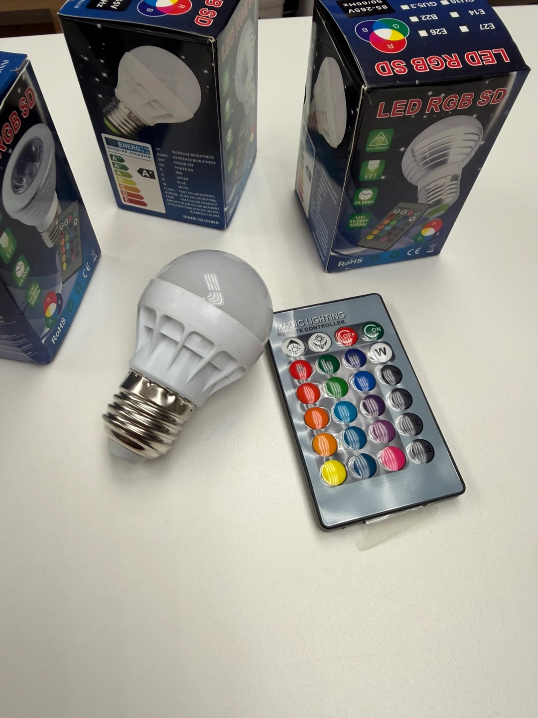 LED RGB SD Light Bulb with Remote Control - photo 4
