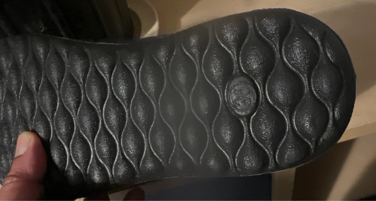 Women's Winter Boots Size 36 - photo 3