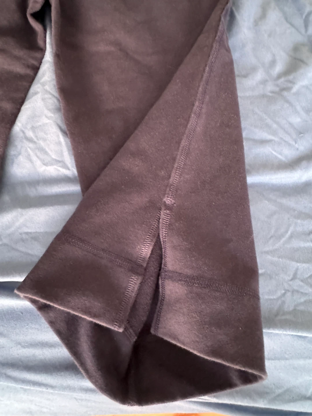Lululemon Women's Capri Sweatpants Size 2 - photo 3