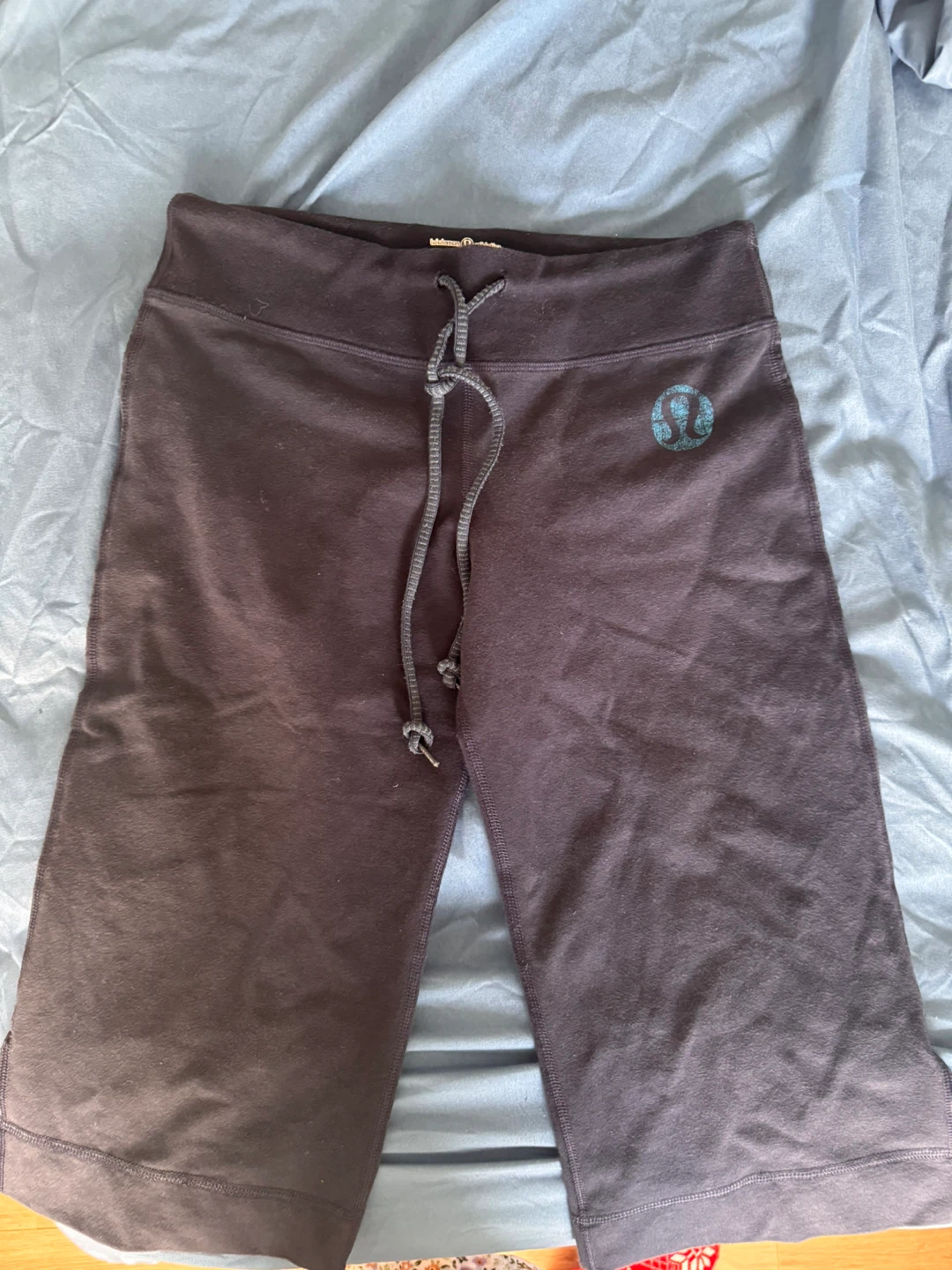 Lululemon Women's Capri Sweatpants Size 2 - photo 4