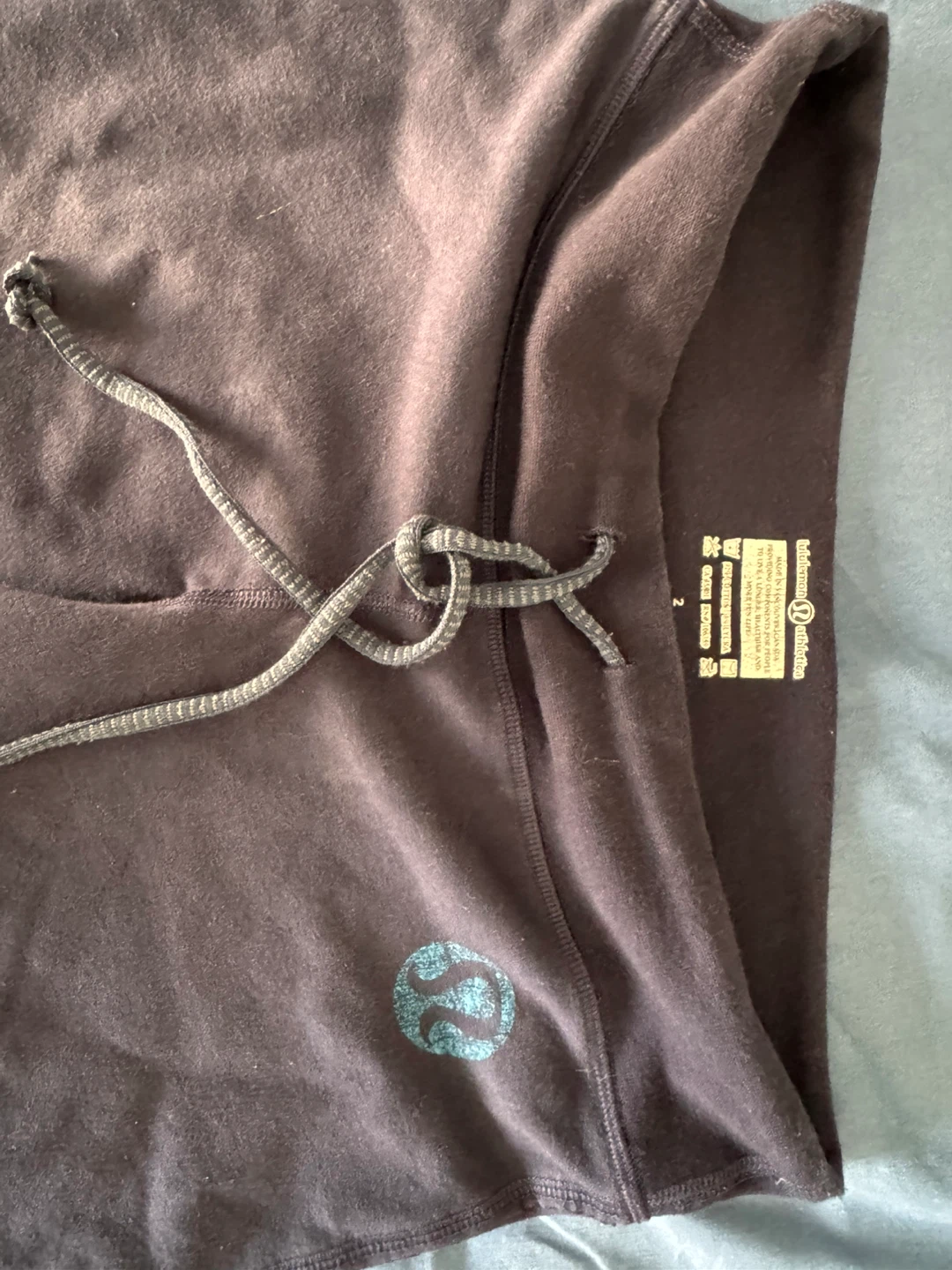 Lululemon Women's Capri Sweatpants Size 2