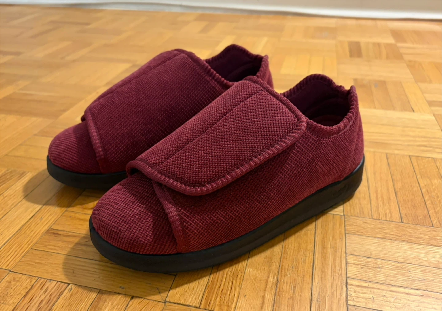 Silverts Women's easy closure Slippers  Size 6