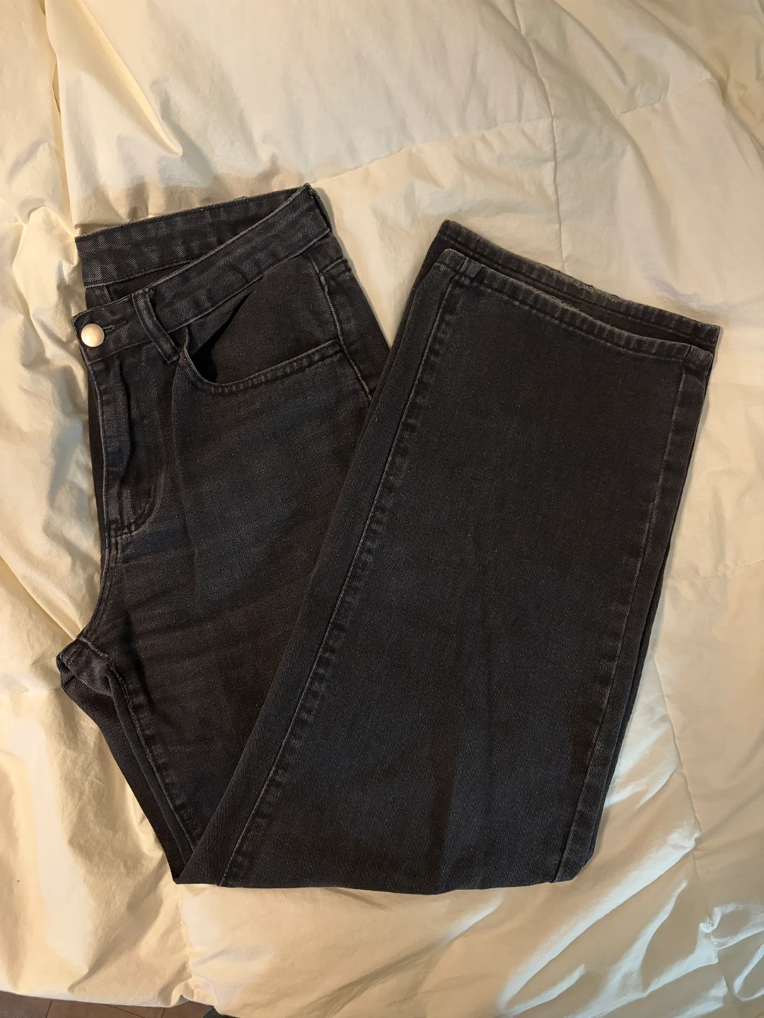 black washed women’s wide leg jeans