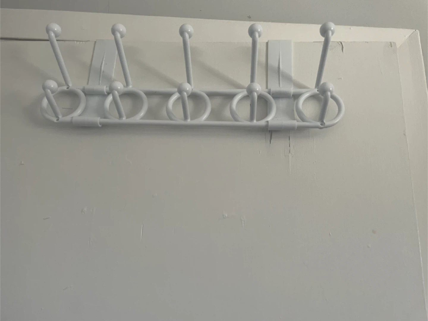 White Metal 6 Hook Wall Rack