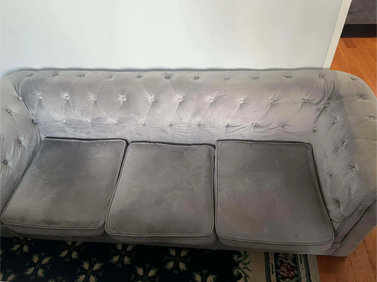 Grey Tufted Velvet Armchair - photo 3