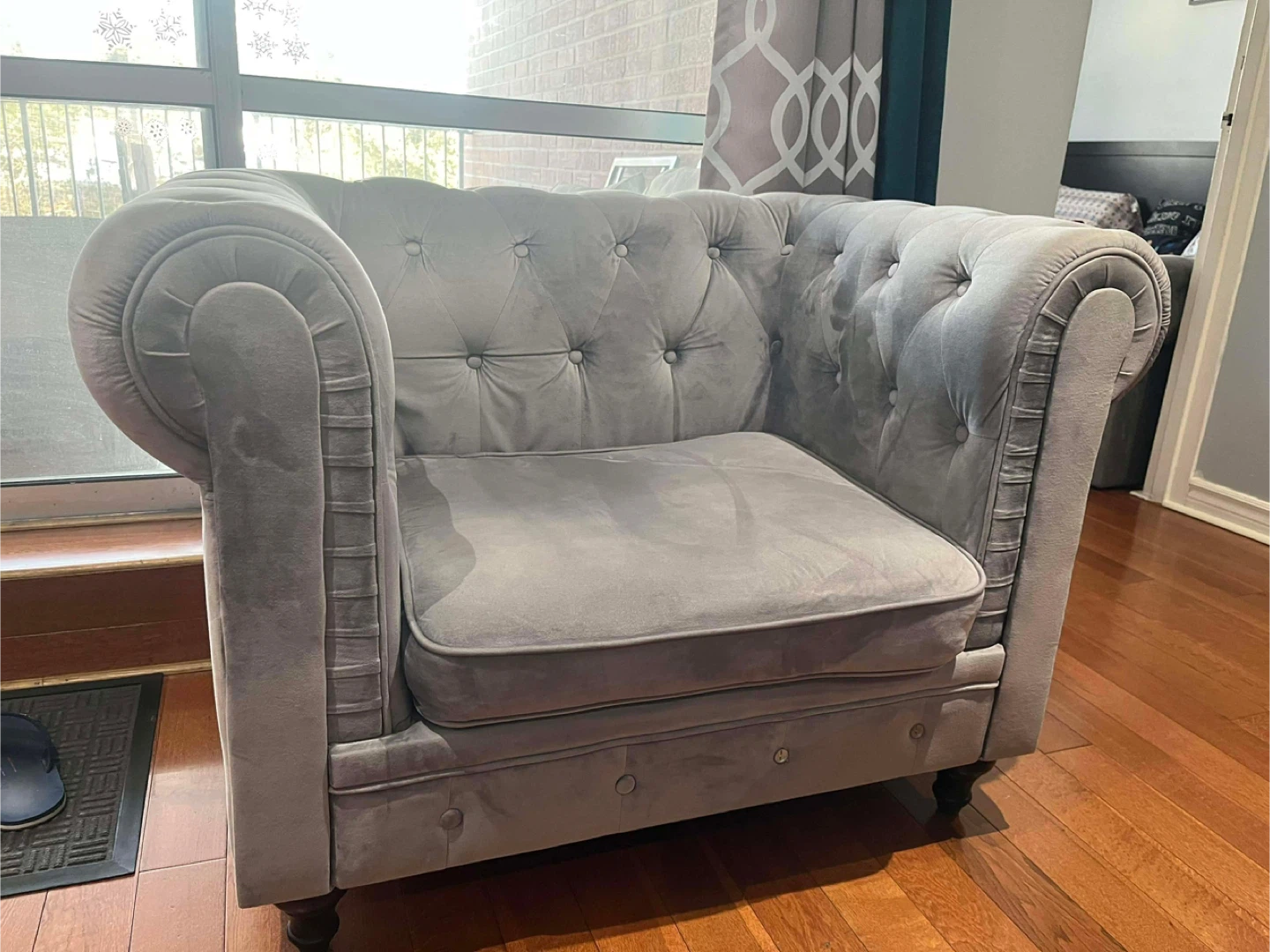 Grey Tufted Velvet Armchair - photo 2