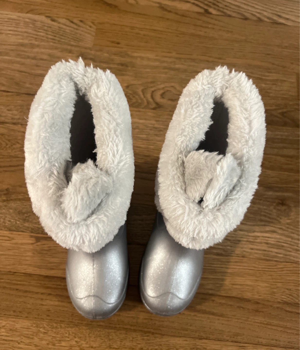 Silver Winter Boots with Fuzzy Lining