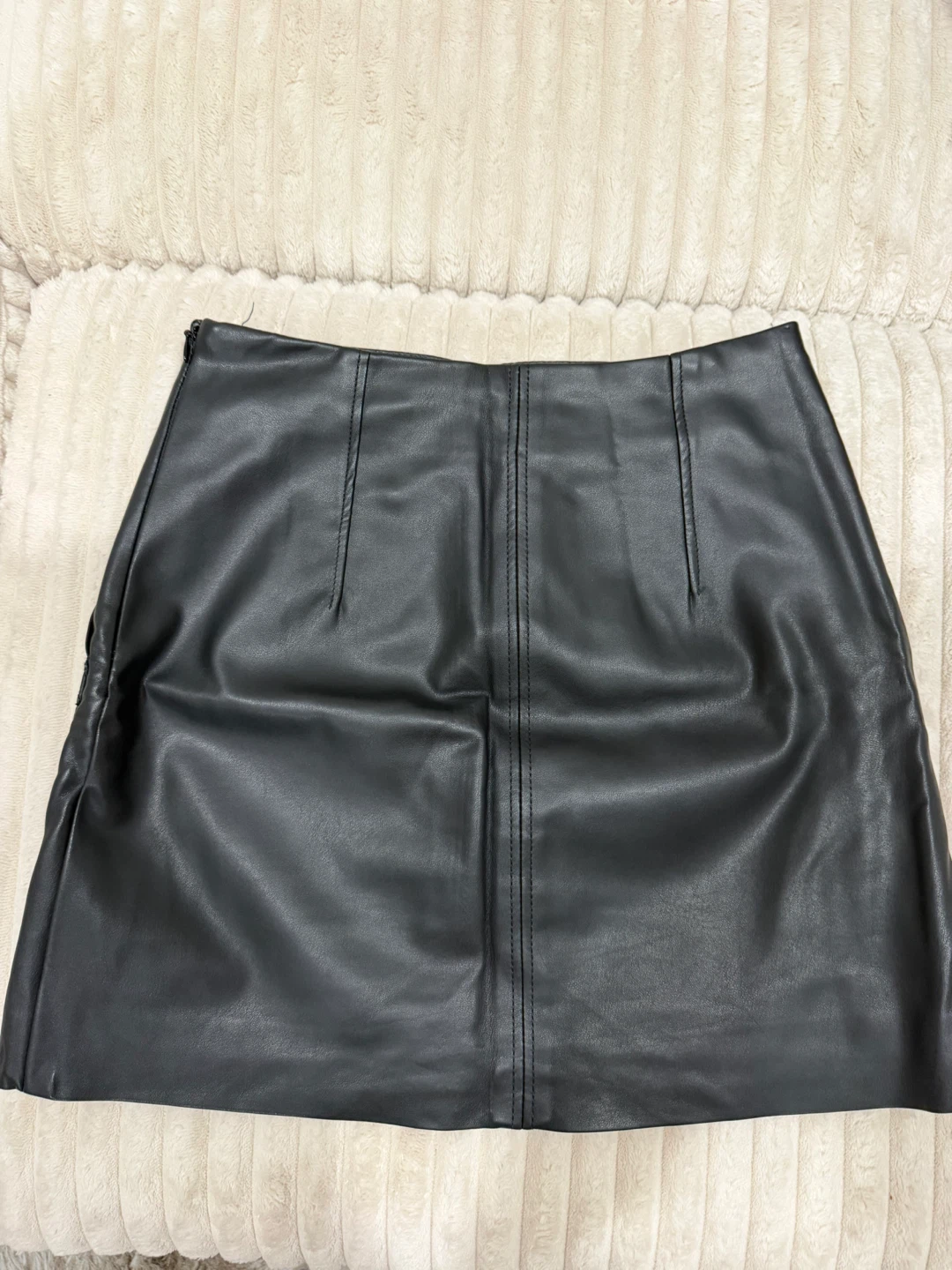 H&M Black Faux Leather A-Line Skirt Size US 4 - photo 2
