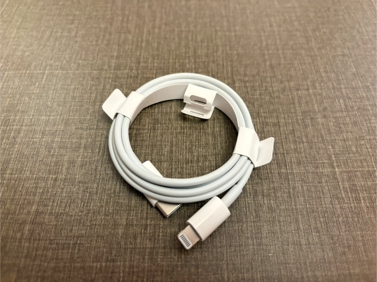 Apple USB-C to Lightning Cable - photo 2