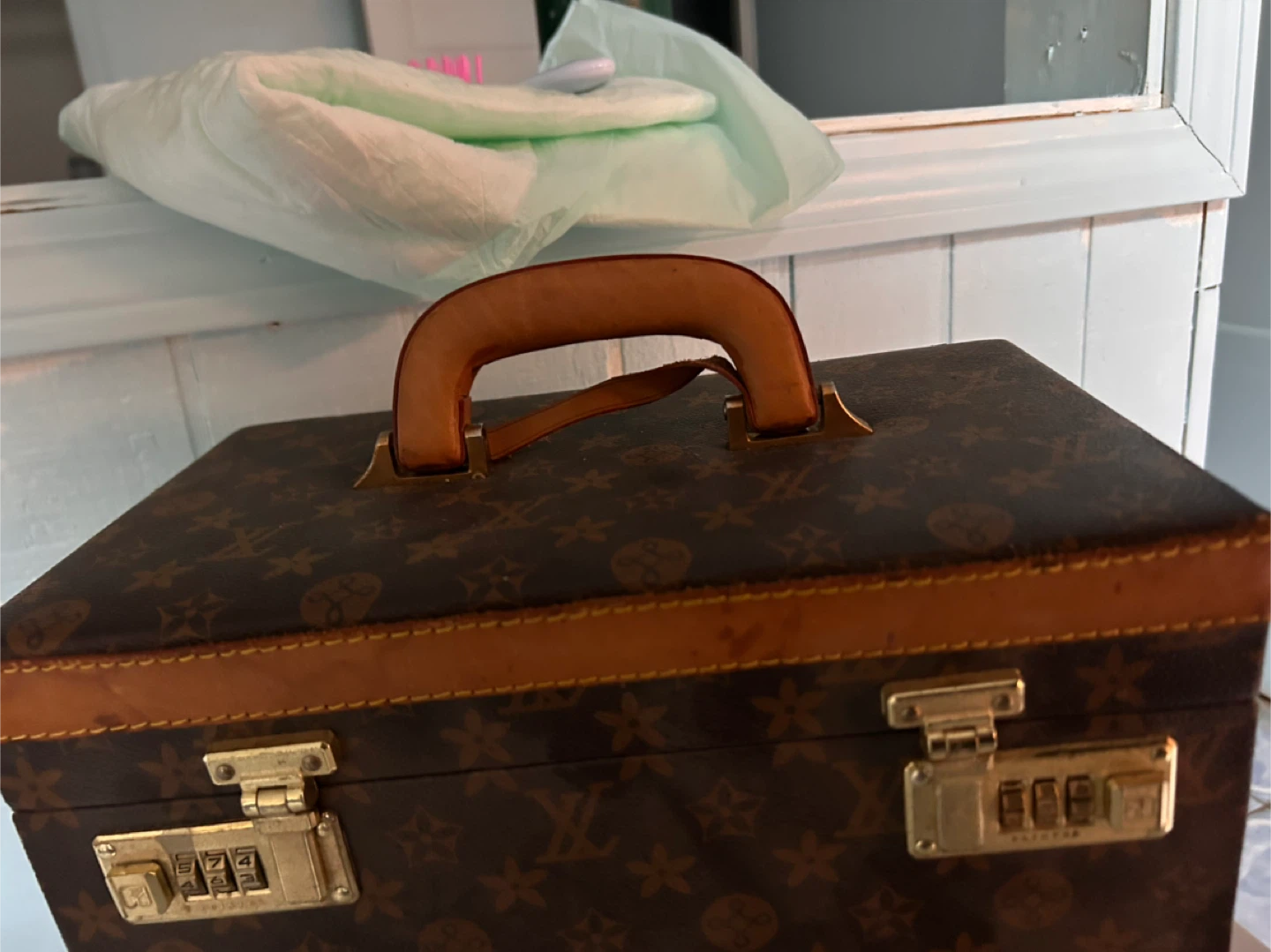 Louis Vuitton Monogram Vanity Case - photo 4