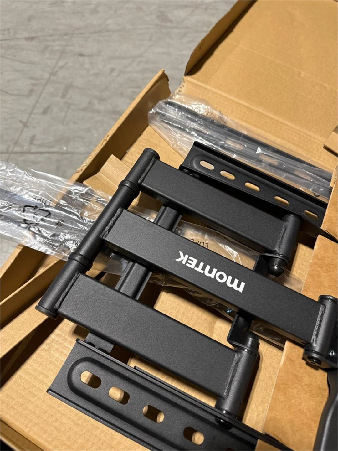 monTEK Ultra Slim TV Wall Mount - photo 4