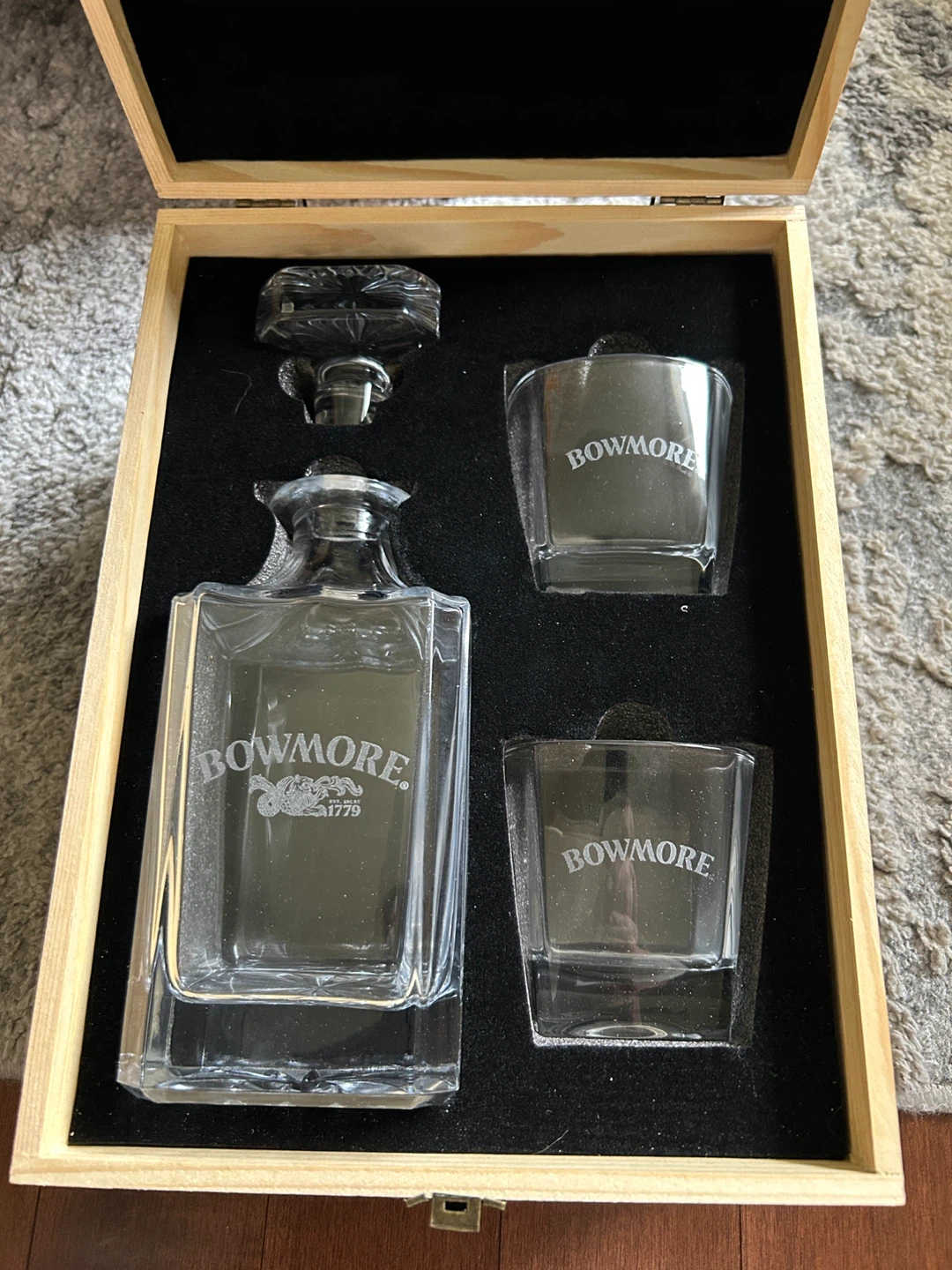 Bowmore Glass Decanter and Tumbler Set