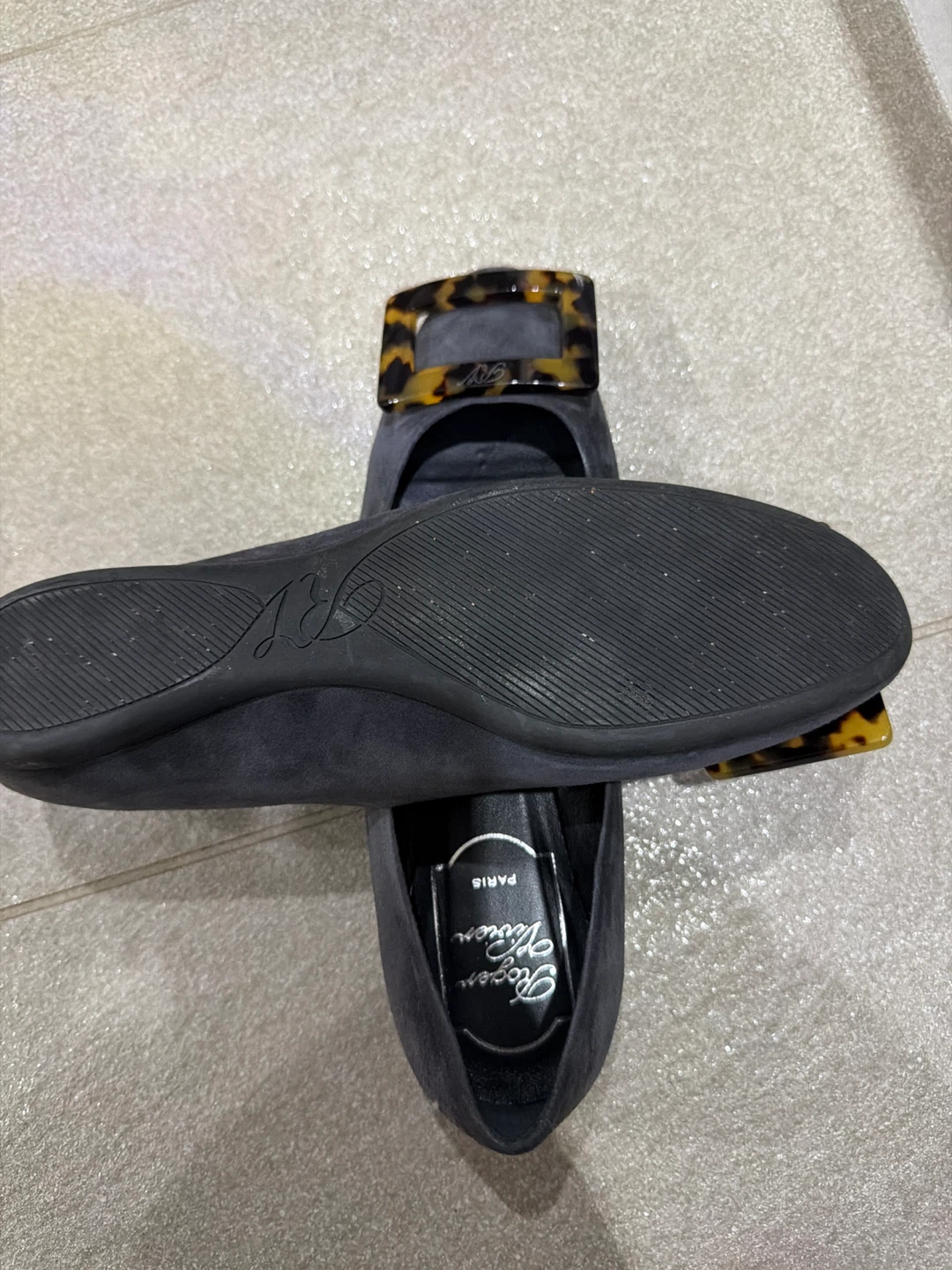 Roger Vivier Grey Suede Buckle Ballet Flats - photo 2