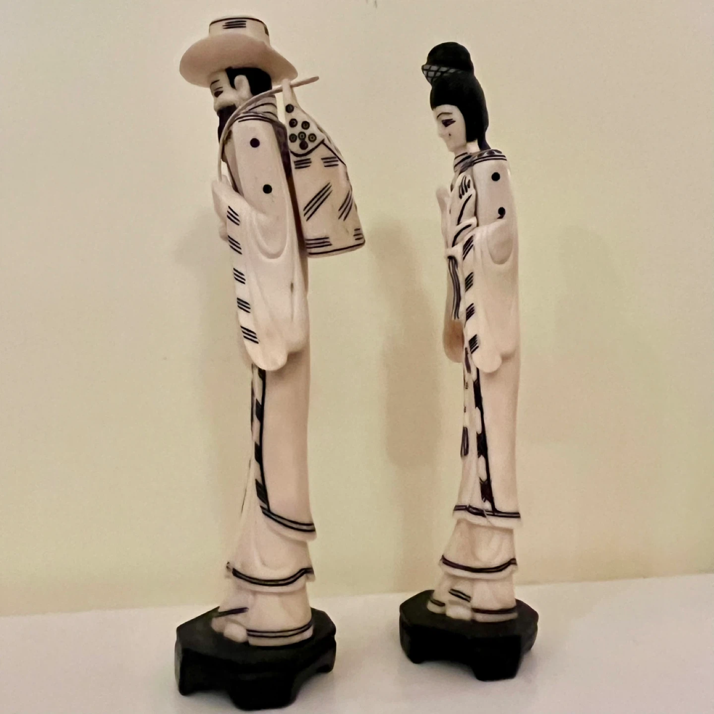 Pair of MCM Bovine Bone Figurines - photo 3