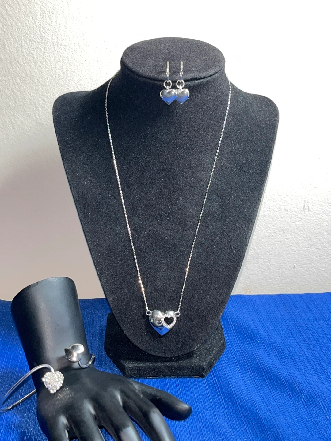 Lia Sophia Pendant Necklace with Earrings and Bracelet Set