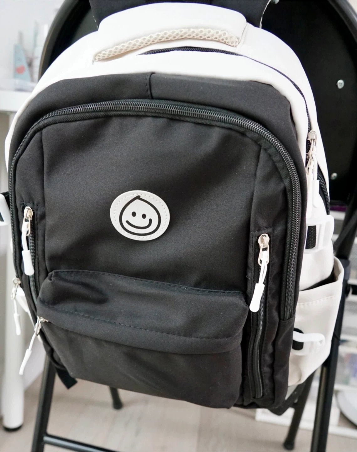 Black and White Cute Backpack - photo 2