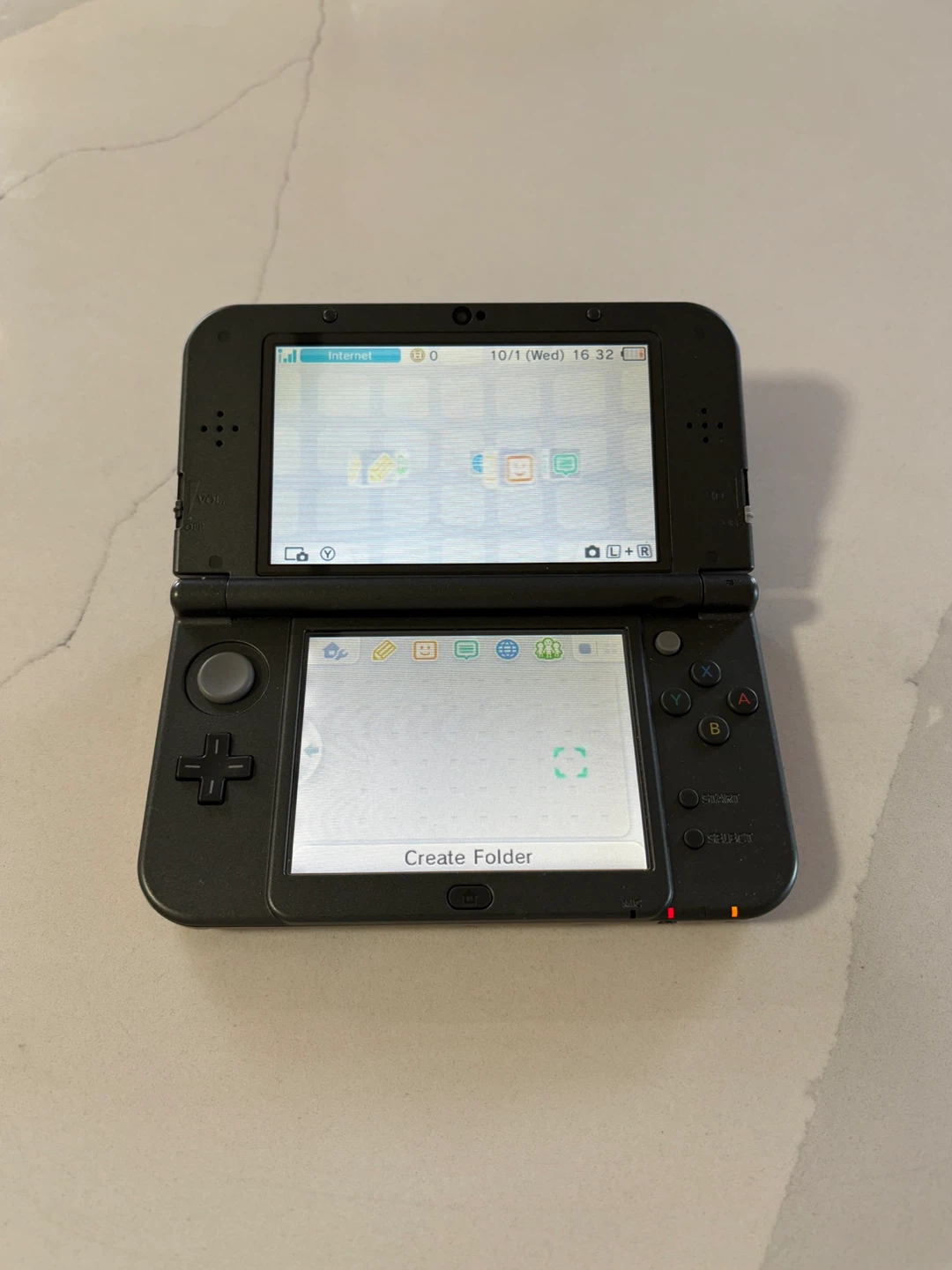 Nintendo 3DS XL - The Legend of Zelda Triforce Edition - photo 3
