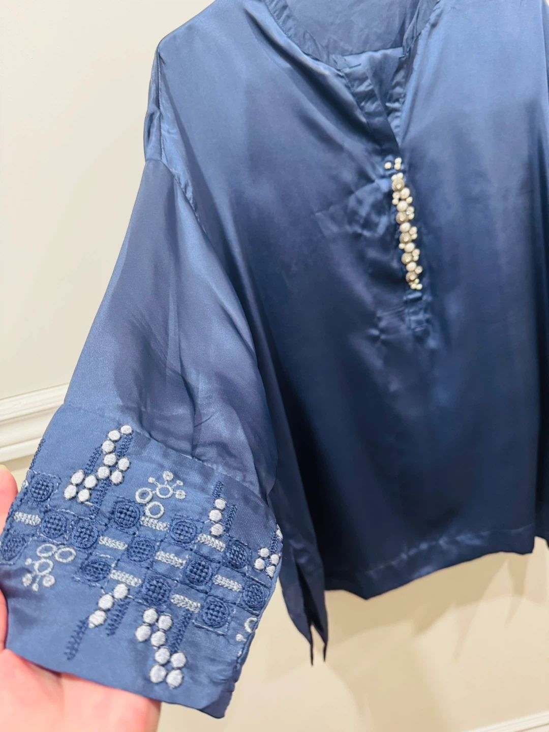 LIMELIGHT Women's Blue Satin Embellished Tunic Shirt Size L - photo 2