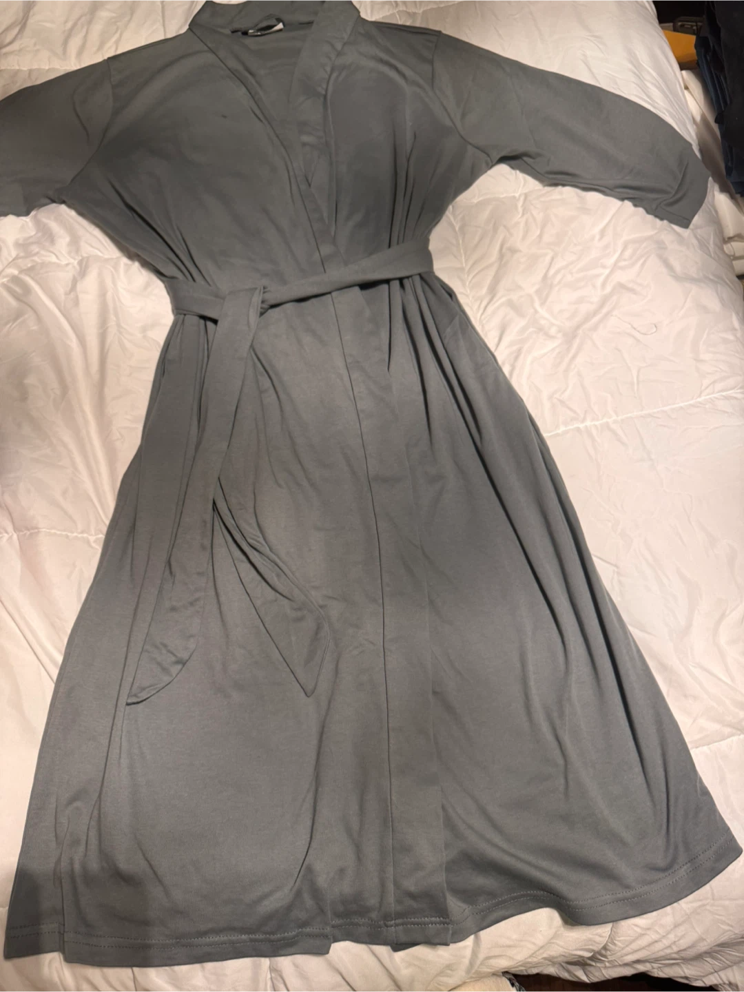 Brand New. NY Threads Grey Robe. It’s new