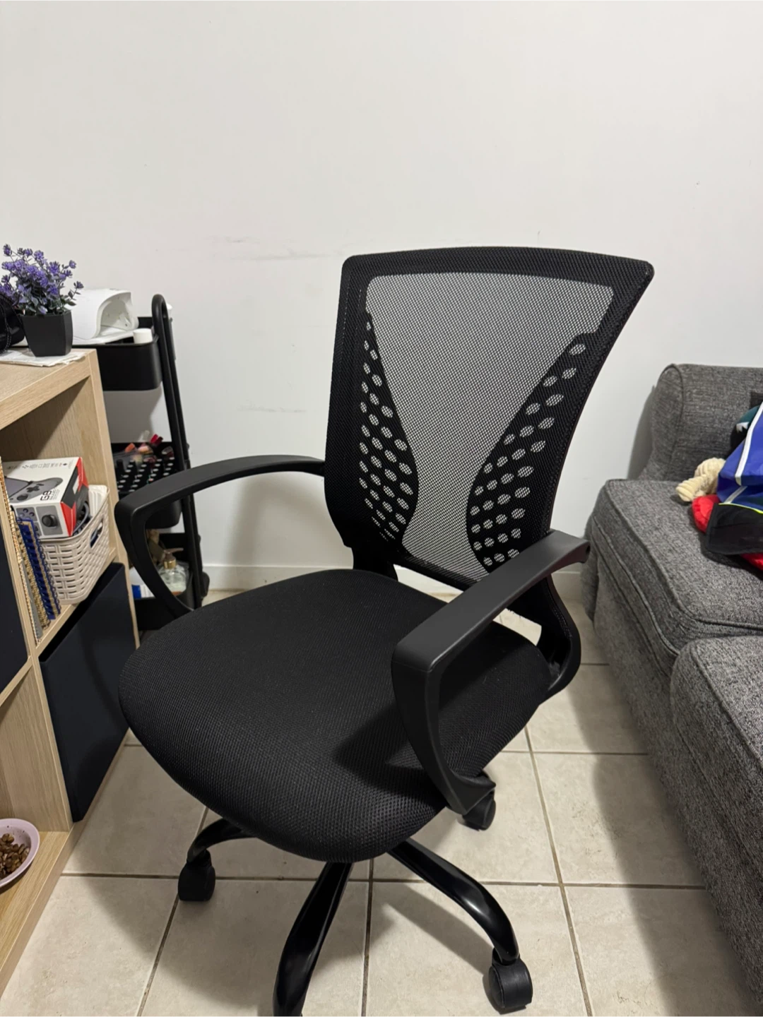 Black Mesh Office Chair - photo 2