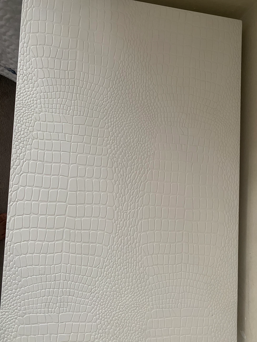 White Crocodile Embossed Queen Bedroom Set with mattress - photo 4