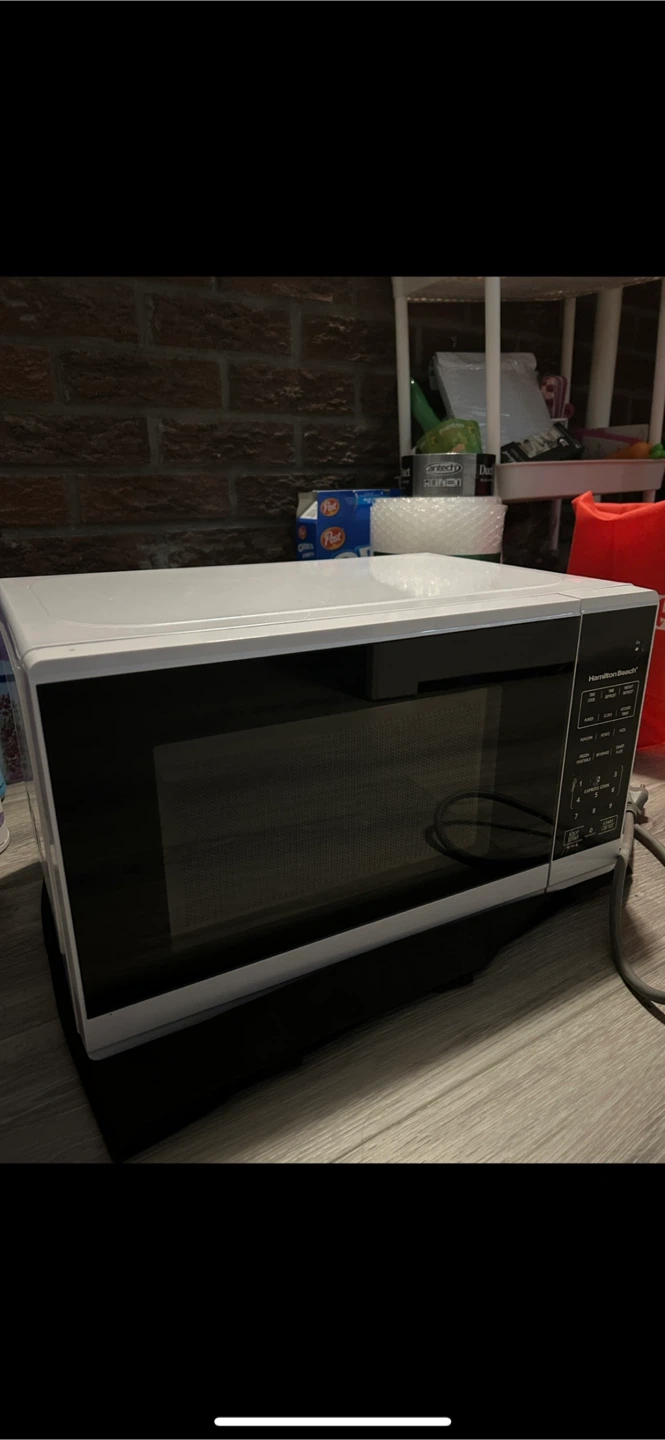 Hamilton Beach Microwave 0.7 cu ft