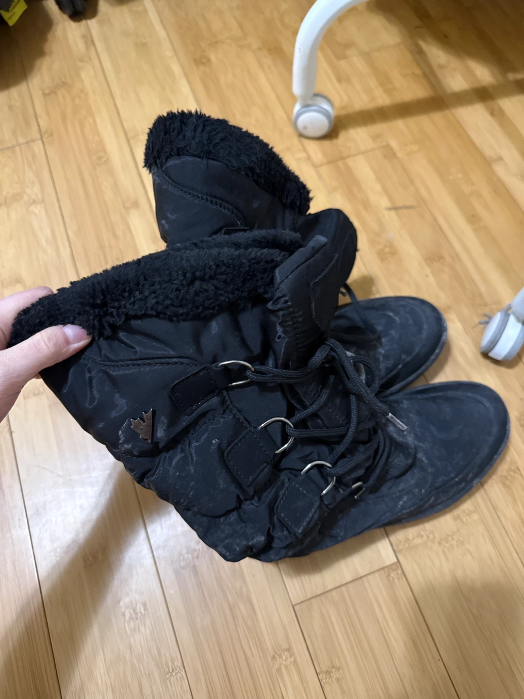 Black Winter Boots with Faux Fur Lining