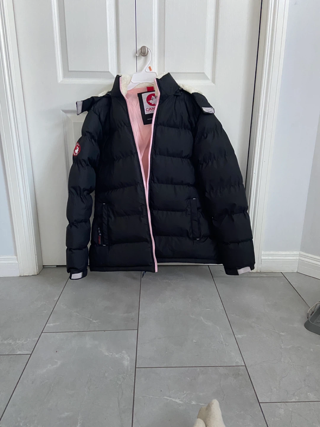 Canada Weather Gear Black Puffer Jacket L/G