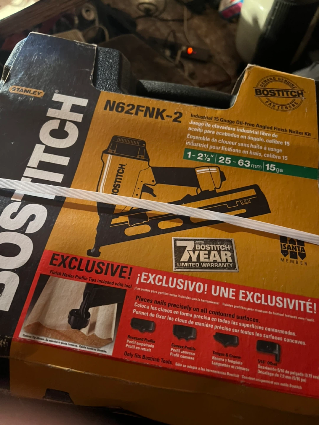 Bostitch N62FNK-2 Industrial 15 Gauge Finish Nailer Kit