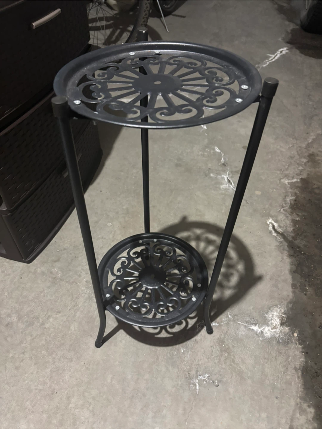 Black Metal 2-Tier Plant Stand