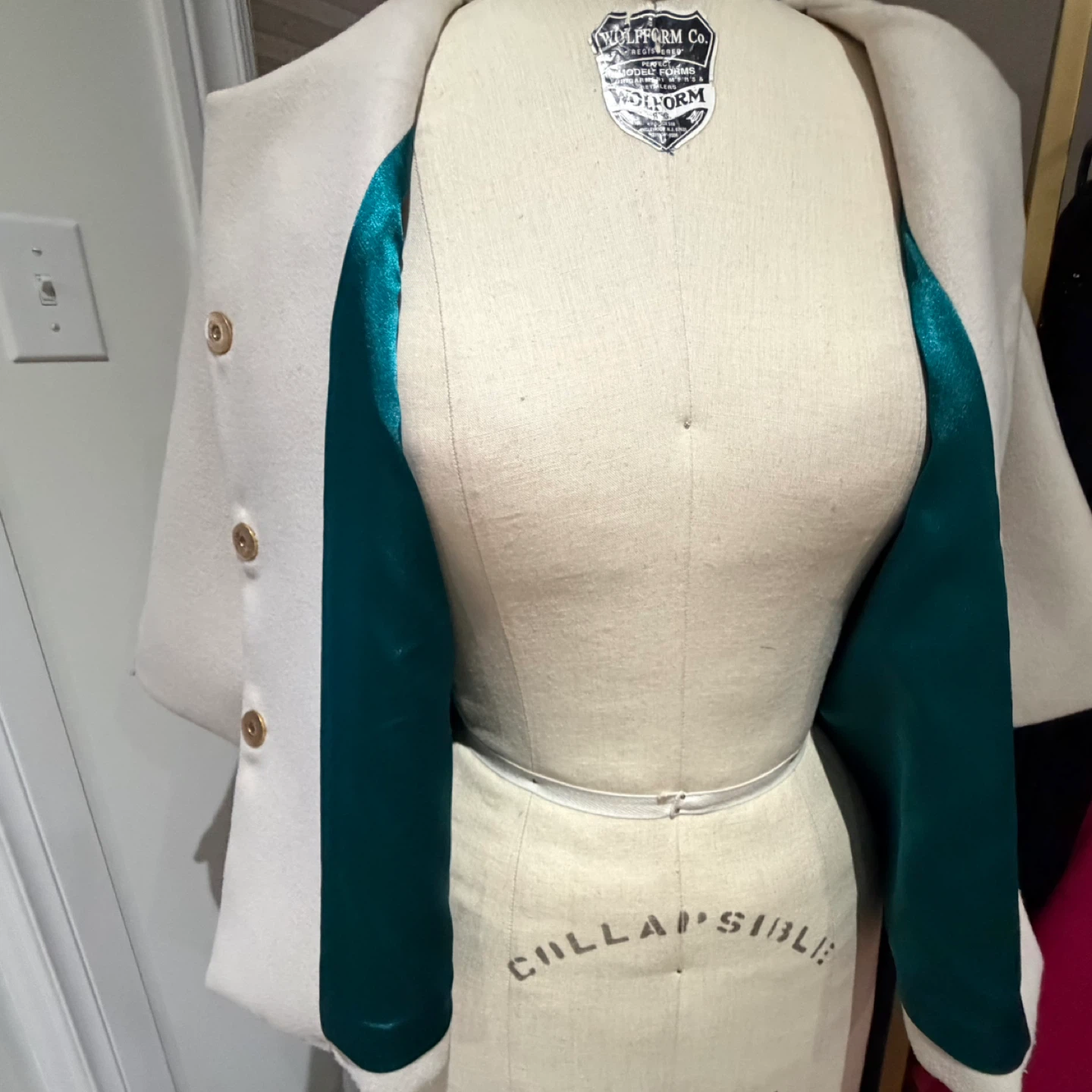 Cream Cropped Jacket with Teal Satin Lining - photo 5