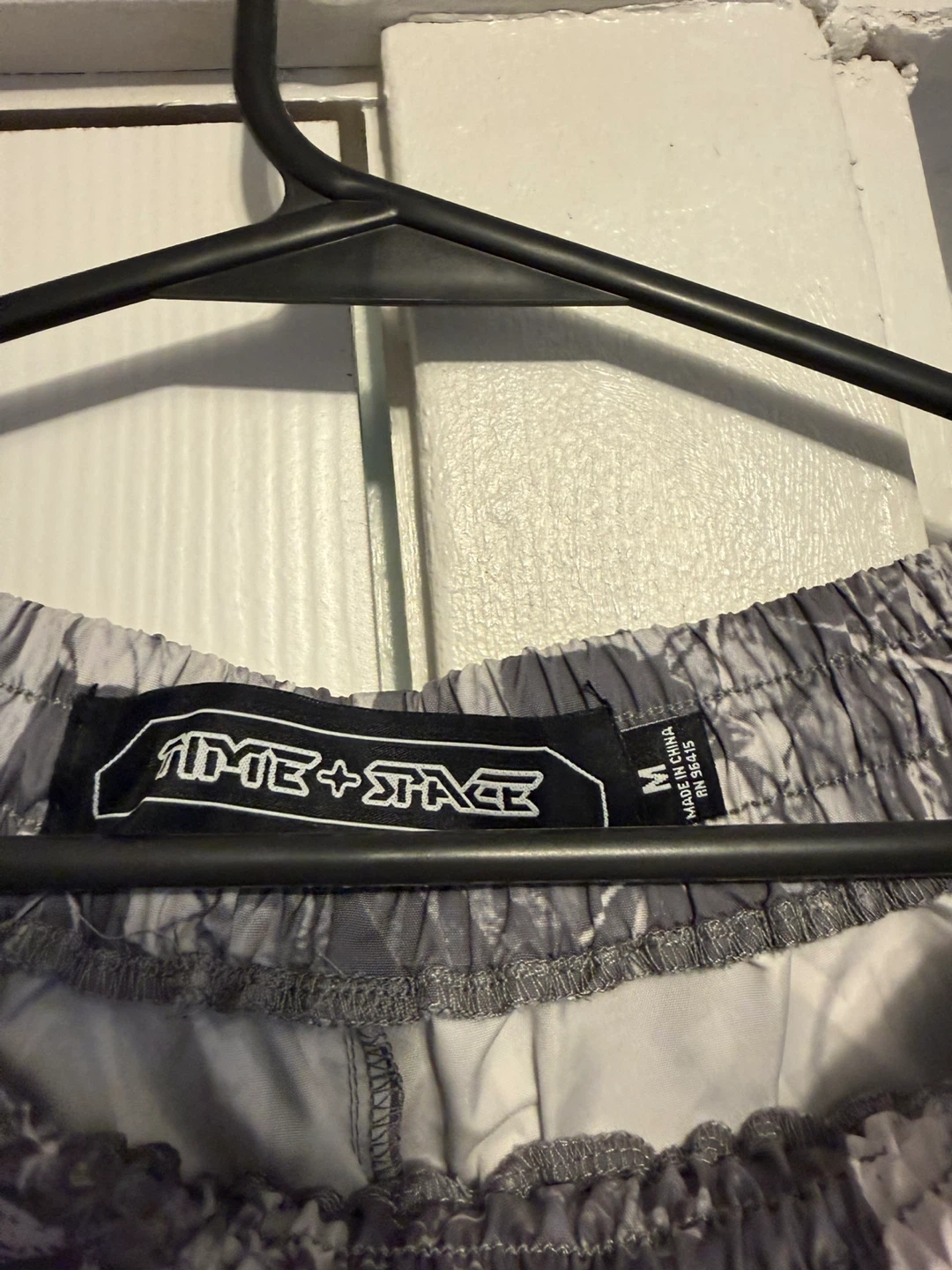 TIME + SPACE Camo Sweatpants Size M - photo 2