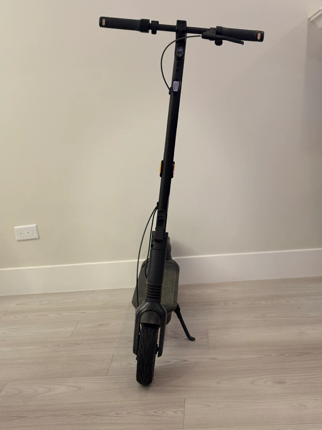 Segway Ninebot Max G2 Electric Scooter - photo 3