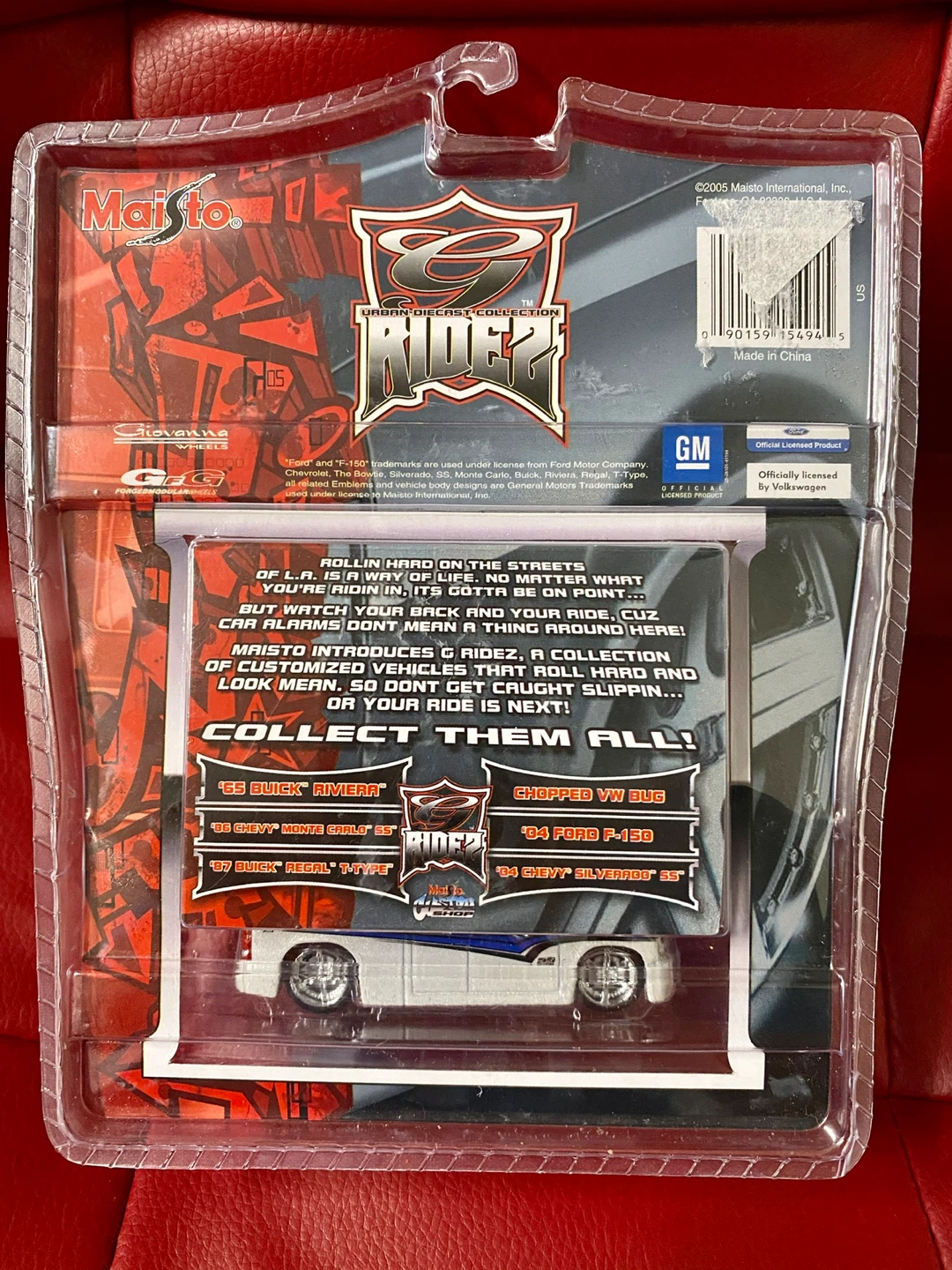 Maisto "Ridez" '04 Chevy Silverado SS Diecast Toy Truck - photo 4