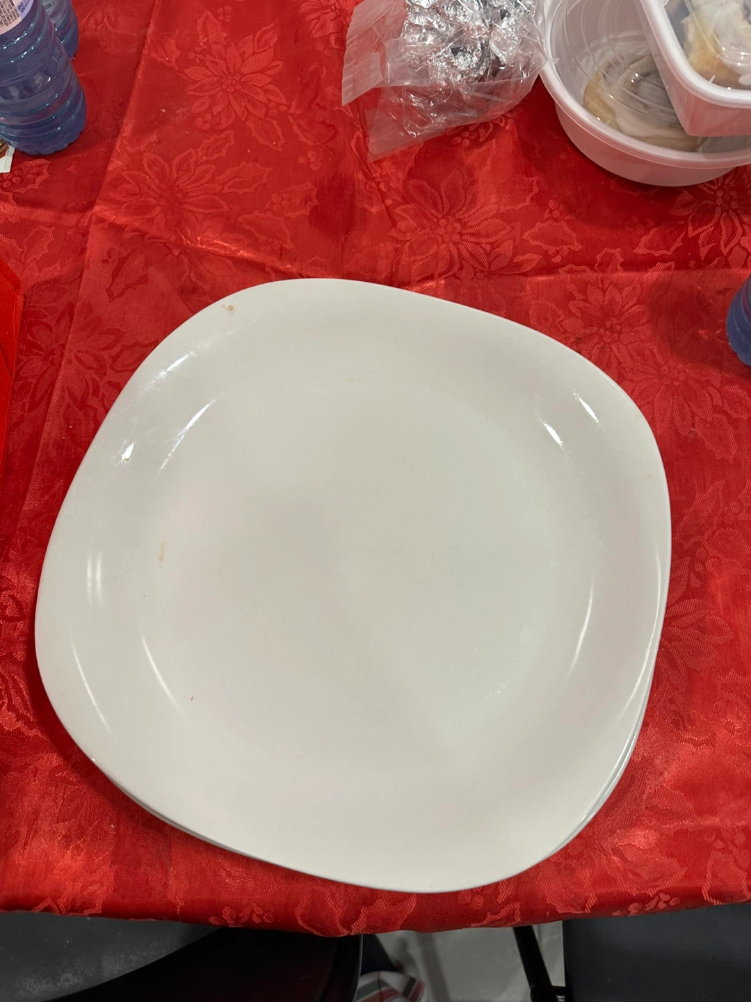 Set of 5 White Square Plates - photo 3