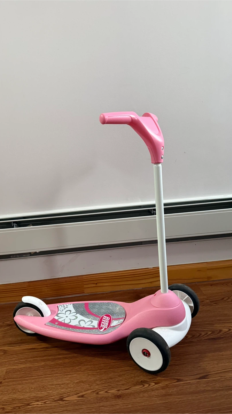 Radio Flyer Pink 3-Wheel Scooter