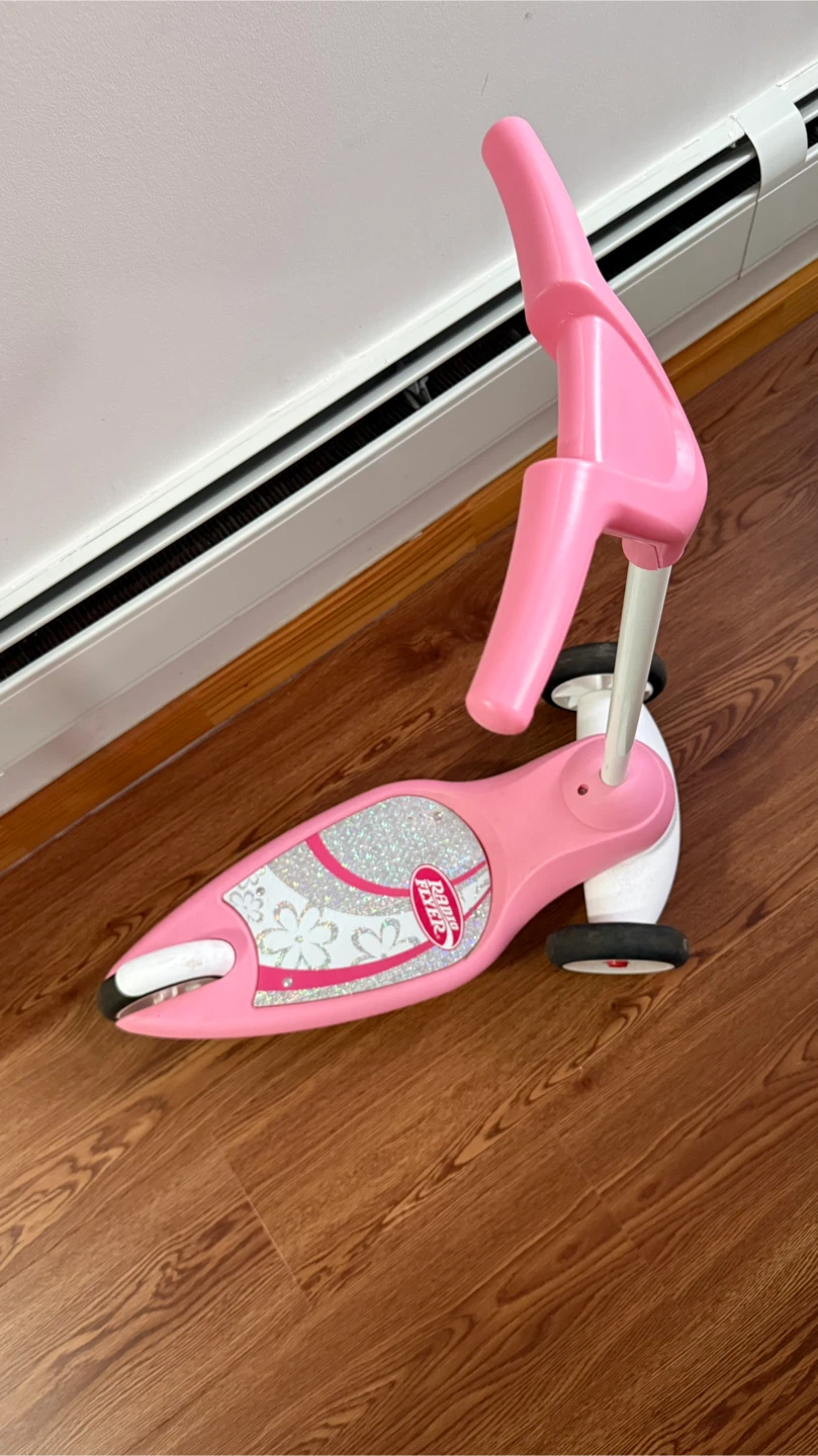 Radio Flyer Pink 3-Wheel Scooter - photo 2